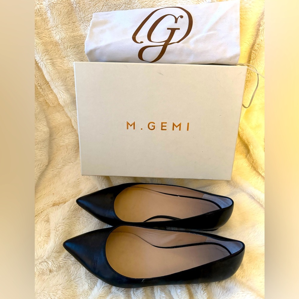 M.Gemi Black Pointy Leather flats